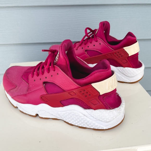 Nike Air Huarache Run Fuchsia Sneaker Shoes - Picture 7 of 11